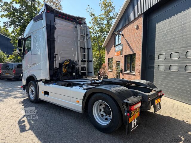 Standard-SZM Volvo FH 420 4X2 Globetrotter Hydraulic NL Truck