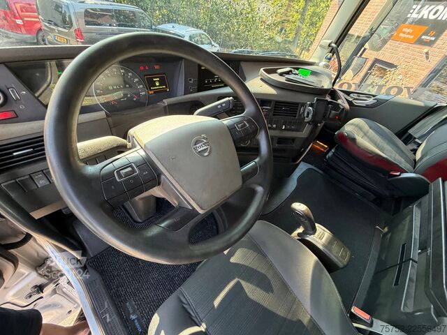 Standard-SZM Volvo FH 420 4X2 Globetrotter Hydraulic NL Truck