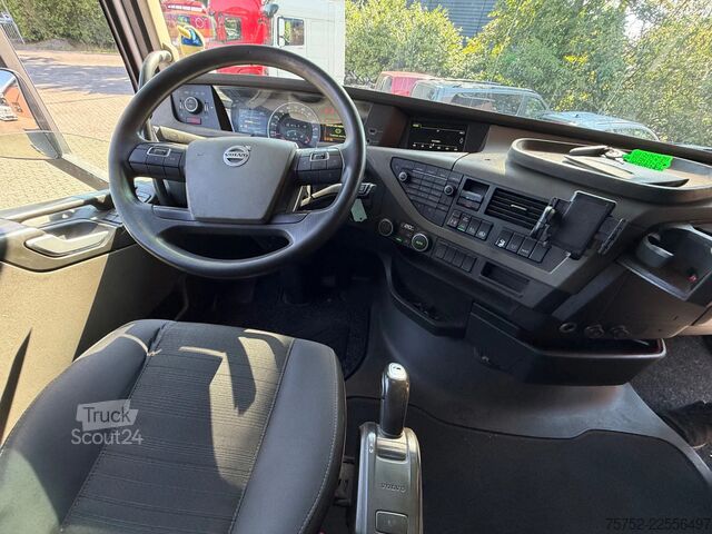 Standard-SZM Volvo FH 420 4X2 Globetrotter Hydraulic NL Truck