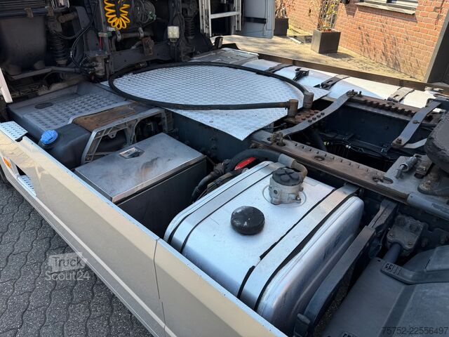 Standard-SZM Volvo FH 420 4X2 Globetrotter Hydraulic NL Truck