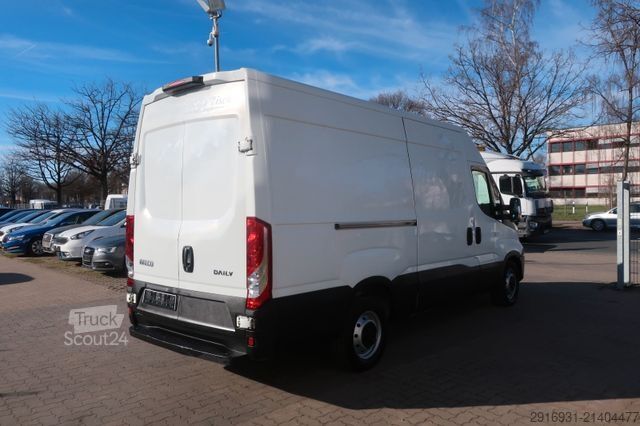 Hög tak skåpbil IVECO Daily Kasten 35 S 11 V Radstand 3520 L Nr. 103
