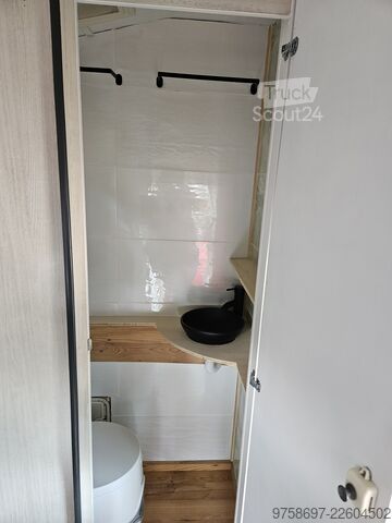 Autorulotă cu alcovă Ford Transit