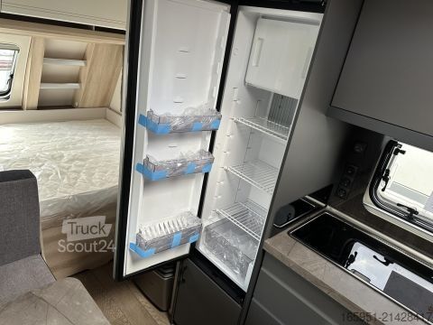 Lakókocsi Hobby De Luxe 490 KMF Modell 2026 1800kg Garage