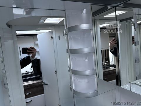 Lakókocsi Hobby De Luxe 495 UL IC Sonder. Mod. 2026 1800 kg