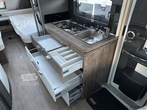 Lakókocsi Hobby Excellent Edition 495 UL Mod.2026 1800kg