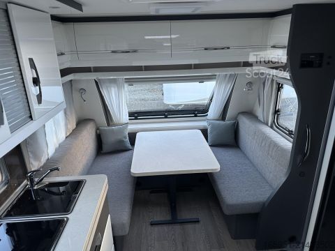 Lakókocsi Hobby Excellent 495 WFB Mod.2026 1800kg