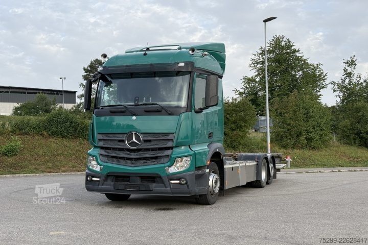 Грузовик специального назначения Mercedes-Benz Actros 2545 6x2 BDF/HB / Swiss-Vehicle