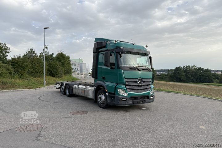 Грузовик специального назначения Mercedes-Benz Actros 2545 6x2 BDF/HB / Swiss-Vehicle