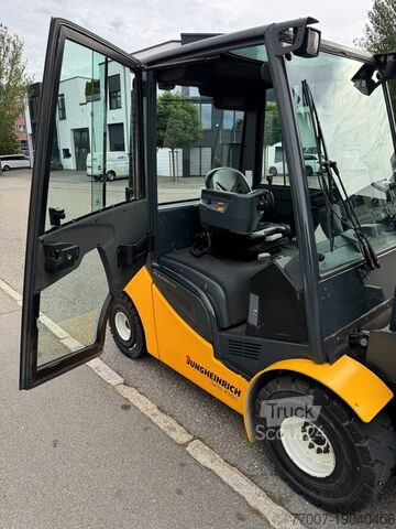 Carretilla elevadora diésel de 3t Jungheinrich DFG 430s 600DZ 3t Triplex 6m Zinkenverst
