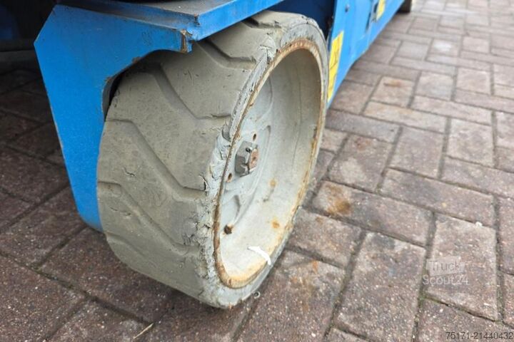 Scissor lift Genie GS4047 Electric, 14m Working Height, 350kg Capacit