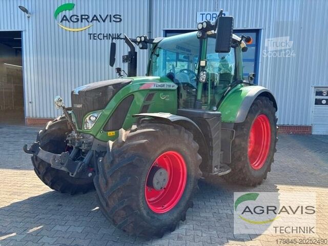 Tractor Fendt 718 VARIO S4 Profi Plus
