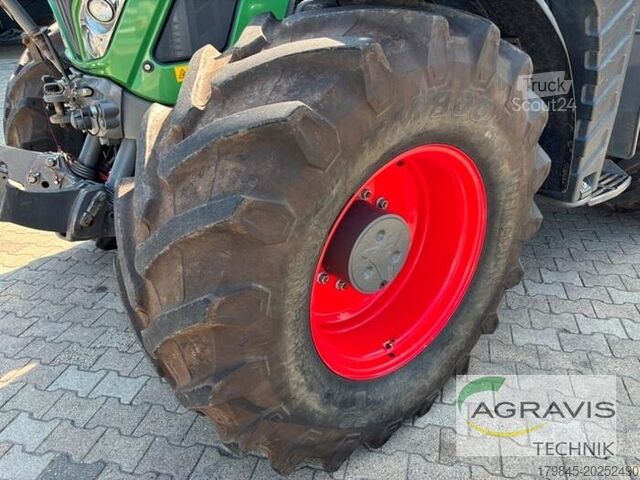 Tractor Fendt 718 VARIO S4 Profi Plus