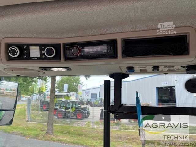 Tractor Fendt 718 VARIO S4 Profi Plus