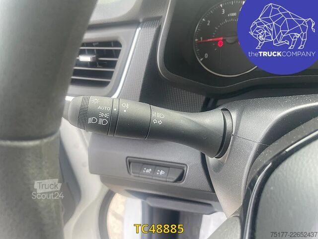 Fourgon tôlé Renault Trafic Trafic 3 150.30 EDC6 L1H1