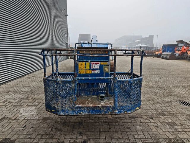 Teleskopisk platform Aichi SR 210