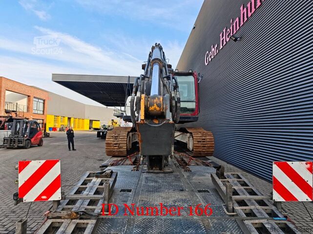 Excavadora sobre orugas Case CX 240 B