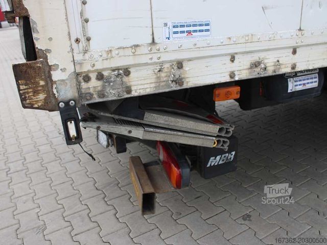 Kastes kravas automašīna RENAULT MIDLUM 220, TAIL LIFT, EURO 5