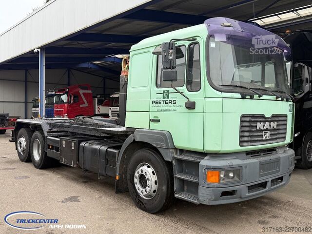 Āķa rokas sistēma MAN 26.403 6x2 met Stuuras, Handgeschakeld