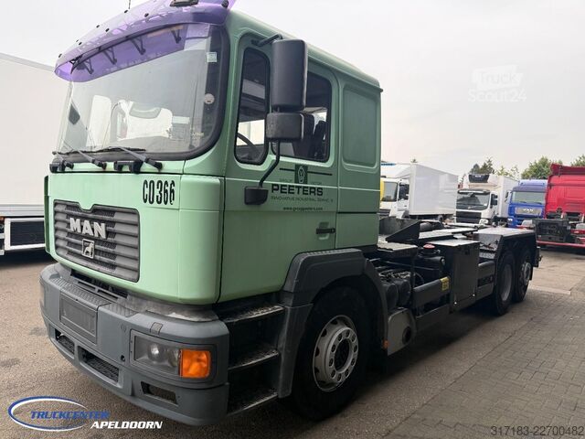 Āķa rokas sistēma MAN 26.403 6x2 met Stuuras, Handgeschakeld