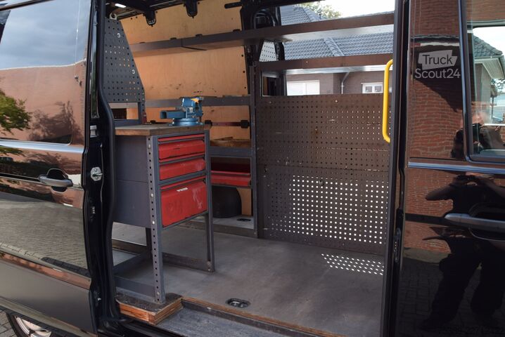 Фургон с высокой крышей VW Crafter  35 L2H2 AHK 2xSchiebetür Werkstattregale