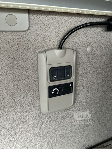 Standard-SZM DAF XF 460 FT SC / 927 dkm / Tacho V2 / Night AC / ...
