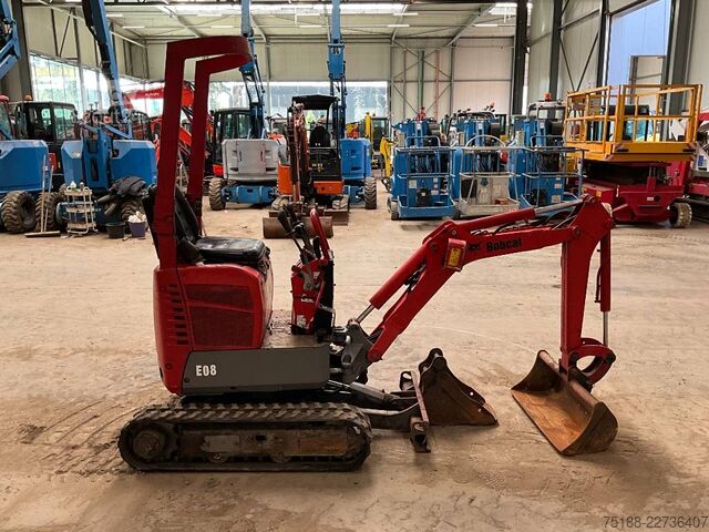 Miniexcavadora Bobcat E 08