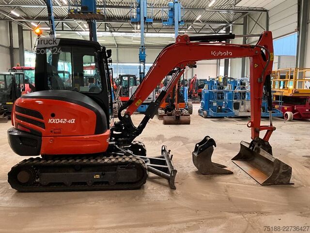 Miniexcavadora Kubota KX 042-4 A