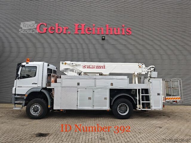 Piattaforma di sollevamento Mercedes-Benz Axor 1833 4x4 Vema 222 TE
