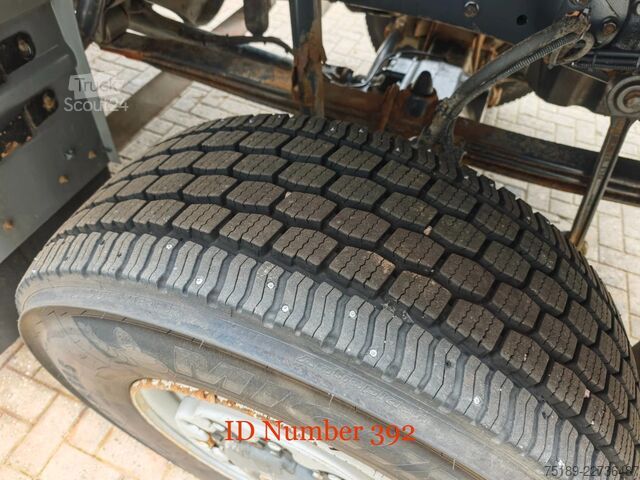 Piattaforma di sollevamento Mercedes-Benz Axor 1833 4x4 Vema 222 TE