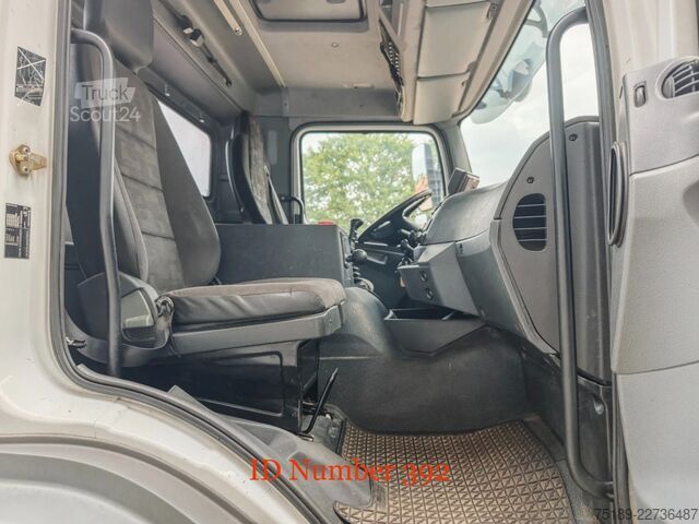 Piattaforma di sollevamento Mercedes-Benz Axor 1833 4x4 Vema 222 TE