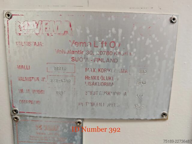 Piattaforma di sollevamento Mercedes-Benz Axor 1833 4x4 Vema 222 TE