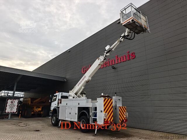 Piattaforma di sollevamento Mercedes-Benz Axor 1833 4x4 Vema 222 TE