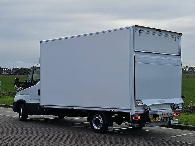 حقيبة سفر IVECO DAILY 35S18 3.0ltr ac aut. EUR6