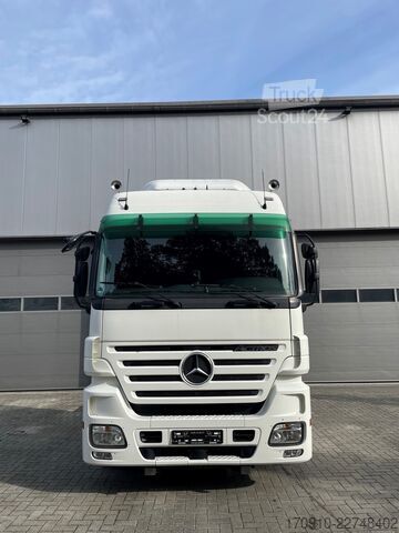 Tracteur routier Lowliner avec sellette élévatrice Mercedes-Benz Actros 1846 LS