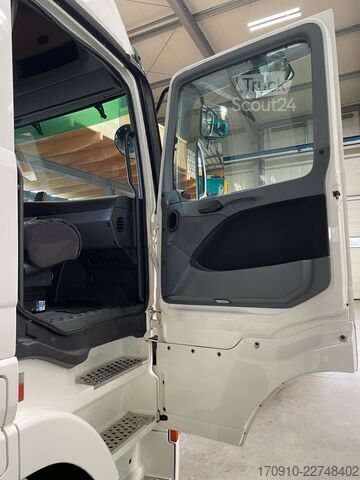 Tracteur routier Lowliner avec sellette élévatrice Mercedes-Benz Actros 1846 LS