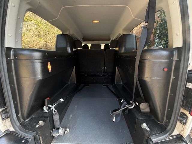 Minibus VW Caddy Maxi 1.4 TGI/CNG BlueMotion Rollstuhlrampe