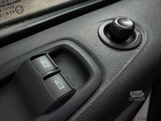 Minibus FORD Transit Custom 2.0 TdCi L1H1 9Sitze Motor Defect