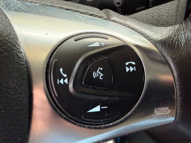 Minibus FORD Transit Custom 2.0 TdCi L1H1 9Sitze Motor Defect