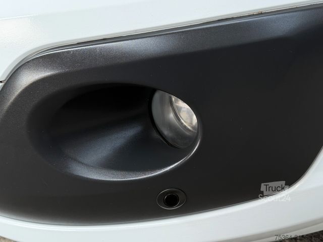 Minibus FORD Transit Custom 2.0 TdCi L1H1 9Sitze Motor Defect