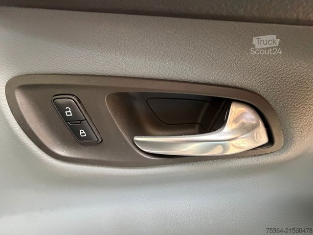 Minibus FORD Transit Custom 2.0 TdCi L1H1 9Sitze Motor Defect