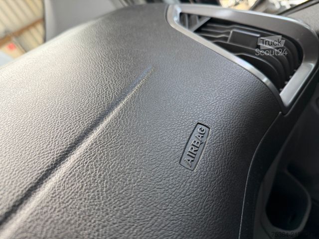 Minibus FORD Transit Custom 2.0 TdCi L1H1 9Sitze Motor Defect