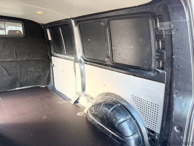 Slēgtais furgons VW T6 Transporter 2.0 TDI 2x Schiebetür AHK Tempom.