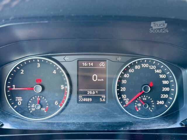 Slēgtais furgons VW T6 Transporter 2.0 TDI 2x Schiebetür AHK Tempom.