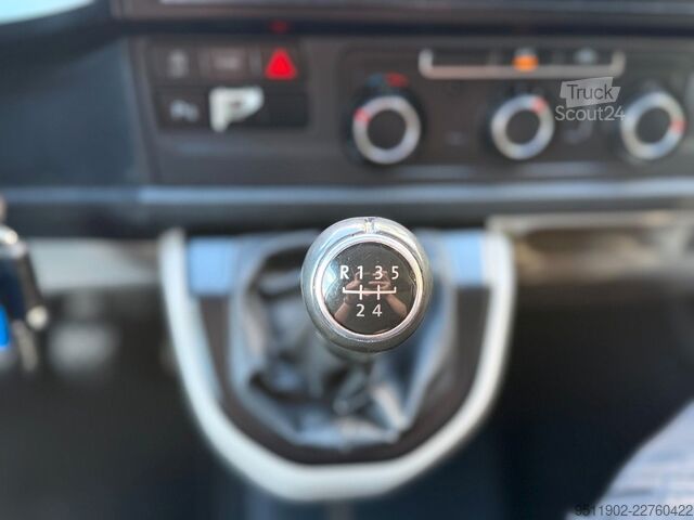 Slēgtais furgons VW T6 Transporter 2.0 TDI 2x Schiebetür AHK Tempom.