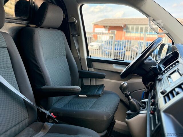 Slēgtais furgons VW T6 Transporter 2.0 TDI 2x Schiebetür AHK Tempom.