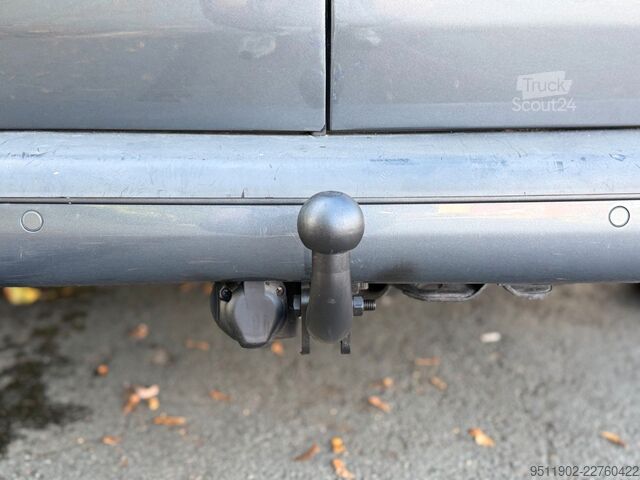 Slēgtais furgons VW T6 Transporter 2.0 TDI 2x Schiebetür AHK Tempom.