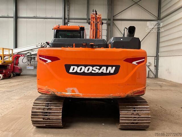 Paletli ekskavatör Doosan DX 140 LC-7