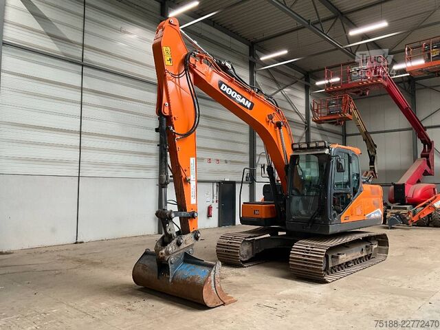 Paletli ekskavatör Doosan DX 140 LC-7