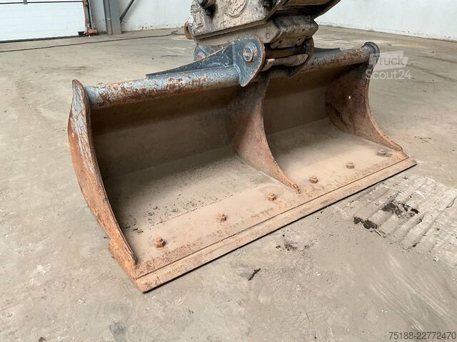 Paletli ekskavatör Doosan DX 140 LC-7