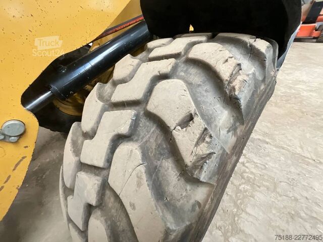 Yükleyici Caterpillar 908 H
